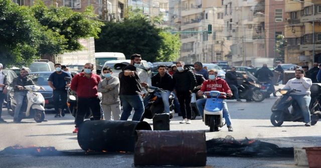 Lübnan'da ekonomik kriz protestoları sürüyor