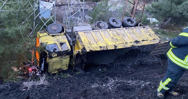 Maden sahasında kamyon devrildi: 1 ölü