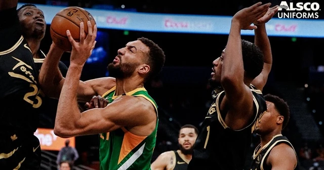 NBA'de 30. galibiyetine ulaşan Jazz liderliğini sürdürdü