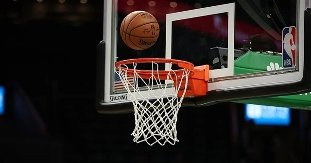 NBA'de Lakers, LeBron James'in etkili oyunuyla kazandı