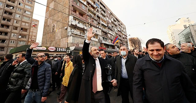 Paşinyan, Genelkurmay Başkanı Gasparyan’ı ikinci kez görevden aldı