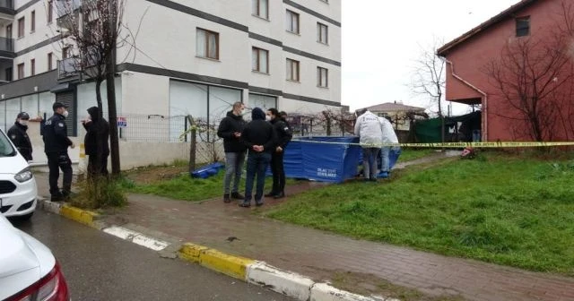 Pendik’te bir genç annesiyle görüşen adamı öldürdü