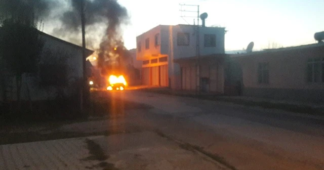 Seyir halindeyken alev alan araç korku dolu anlar yaşattı