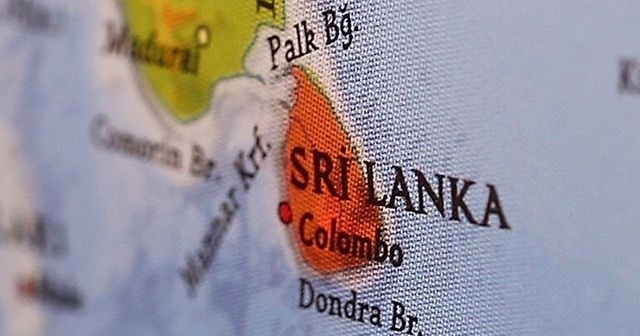Sri Lanka&#039;da yolcu otobüsü uçuruma yuvarlandı: 14 ölü