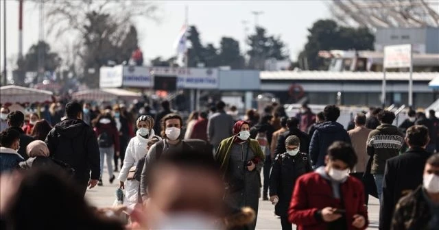 Türkiye’de son 24 saatte 15082 yeni vaka tespit edildi, 65 kişi hayatını kaybetti