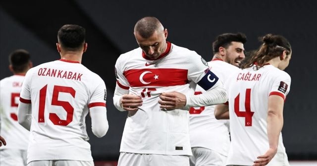 Türkiye Hollanda&#039;yı 4-2 mağlup etti