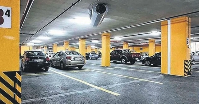 Üç küçük daire için bir otopark