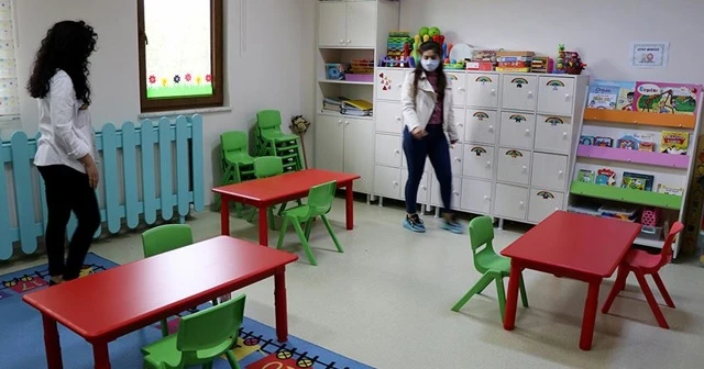 "Kısıtlamalardan muaf olan ailelerin çocukları için kreşlerimiz açık olacak"