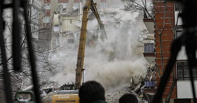 900 vatandaşı kim evsiz bıraktı?