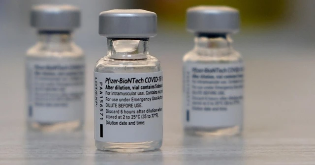 AB, BioNTech-Pfizer'dan 1,8 milyar doz aşı almaya hazırlanıyor