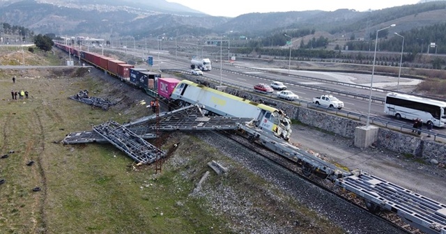 Adana&#039;daki tren kazasının güvenlik kamerası görüntüleri ortaya çıktı