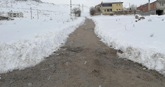 Aksaray’da kapanan köy yolları trafiğe açıldı