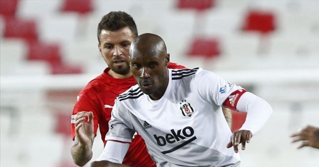 Beşiktaş&#039;ta Atiba Hutchinson, Kayserispor maçının kadrosundan çıkarıldı