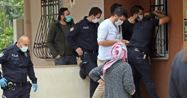 Bunalıma girdi, kendisine bıçakla zarar verdi