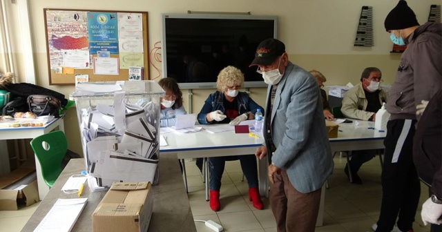 Çorlu’da binlerce kişi Bulgaristan seçimleri için sandık başına gitti