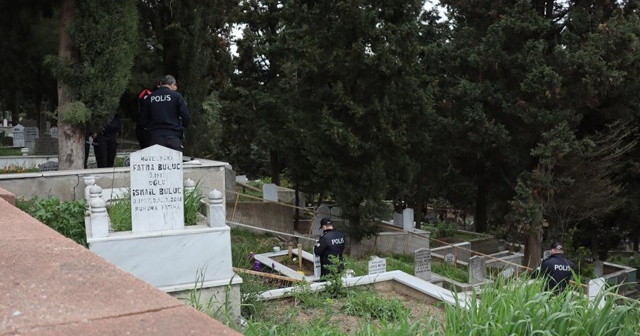 Dua etmek için gittiği mezarlıkta kayıp oğlunun cesedini buldu