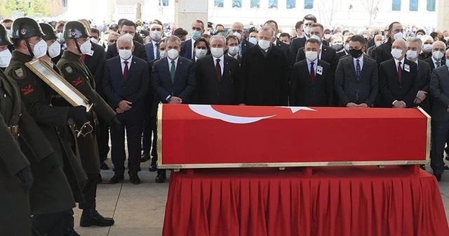 Eski başbakanlardan Yıldırım Akbulut son yolculuğuna uğurlandı