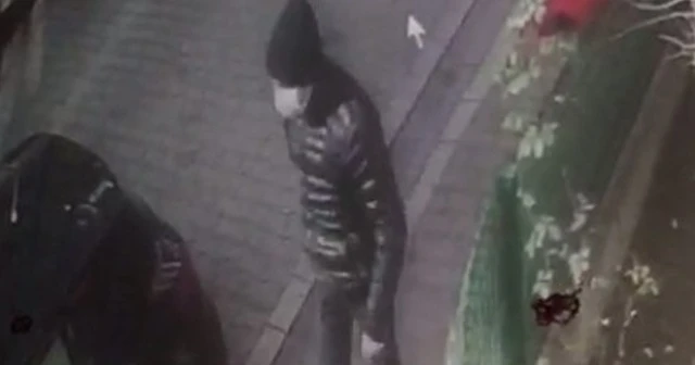 Evinin önüne aracını park etti, kurşun yağmuruna tutuldu