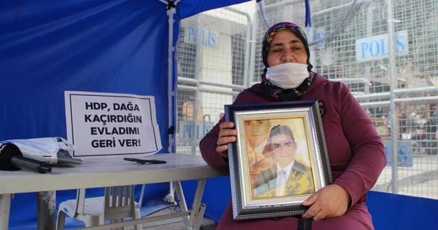 Evlat nöbetine katılan anne: Benim evladımı HDP kaçırdı