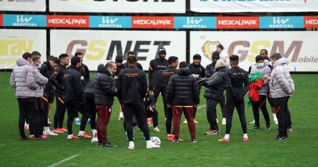 Galatasaray yağmur altında çalıştı