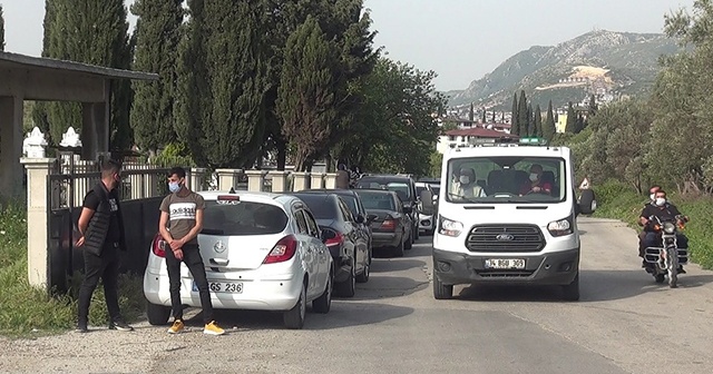 Hatay&#039;daki kazada yaşamını yitiren 4 kişiden 3&#039;ünün cenazesi defnedildi