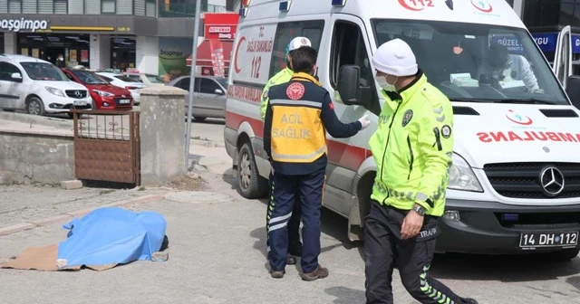 İş makinasının çarpıp üzerinden geçtiği vatandaş feci şekilde hayatını kaybetti