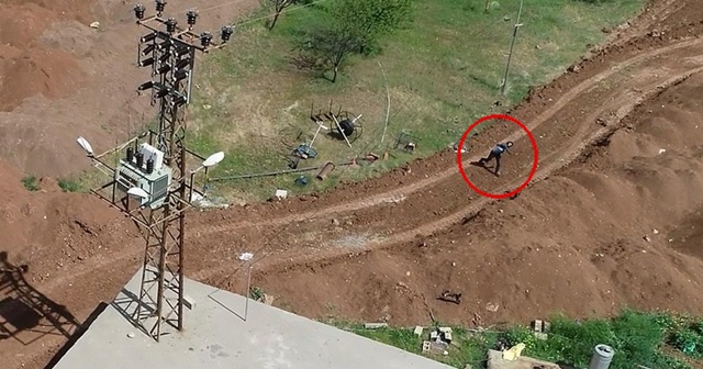 Kaçak elektrik kullanımını tespit için havalanan drone&#039;u taşladılar