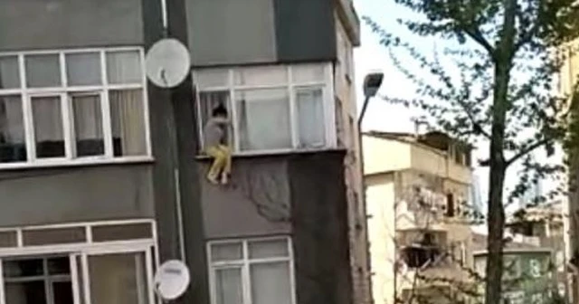 Kağıthane'de korku dolu anlar: İkinci kattan atladı