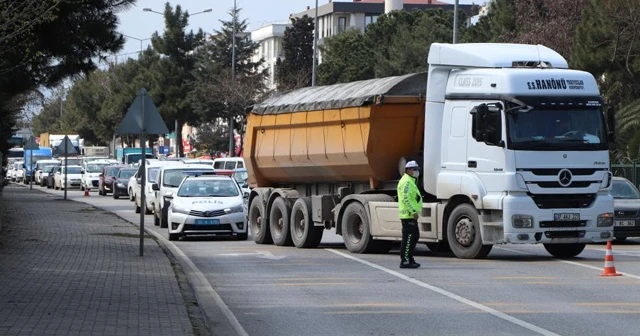 Kısıtlamada "HES kodsuz kuş uçmadı"