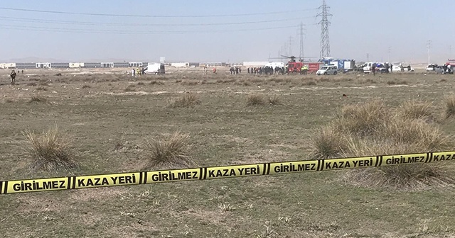 Konya&#039;da gösteri uçağı düştü