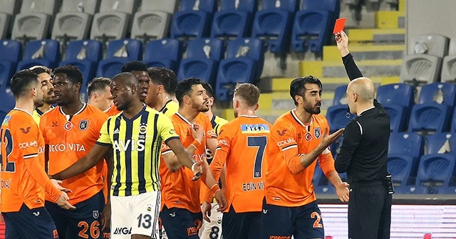 Mahmut Tekdemir, ligde 9 yıl sonra kırmızı kart gördü