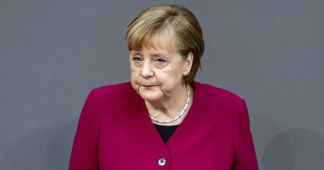 Merkel: Navalny'nin sağlık durumundan endişe duyuyoruz