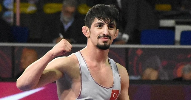 Milli güreşçi Kerem Kamal, Avrupa ikincisi oldu