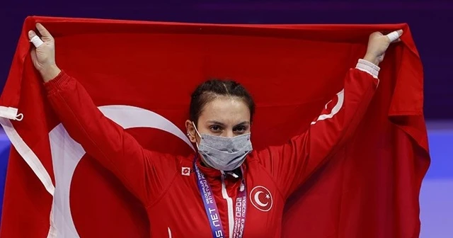 Milli halterci Şaziye Erdoğan