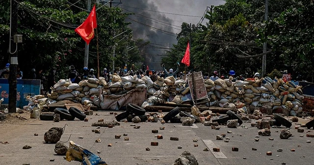 Myanmar'da ölen sivillerin sayısı 581'e çıktı