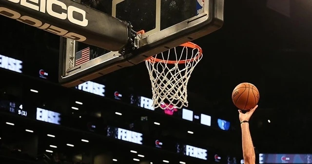 NBA Batı Konferansı'nın zirvesindeki mücadeleyi Suns kazandı