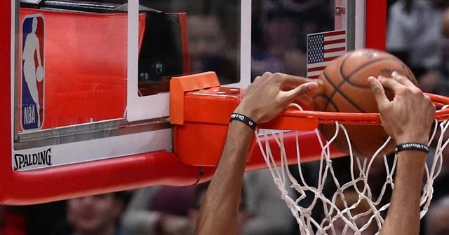 Antetokounmpo kardeşlerin karşılaşmasında kazanan Bucks oldu