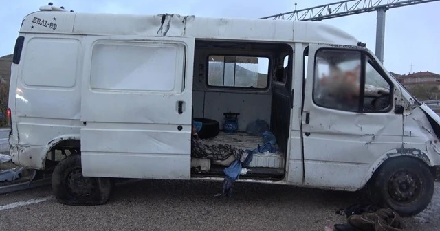 Panelvan minibüs takla attı: 1 ölü, 7 yaralı