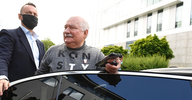 Polonya&#039;nın eski Cumhurbaşkanı Walesa, internette iş arıyor