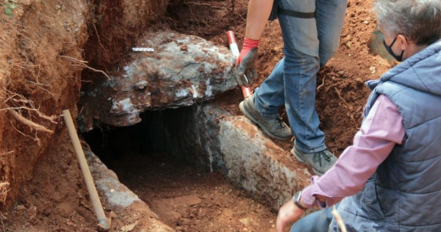 Su kanalı kazısında antik mezar bulundu