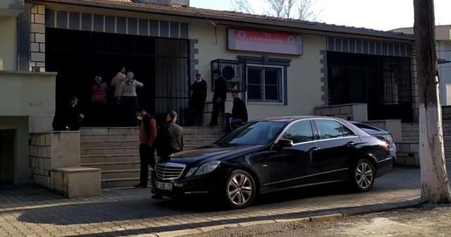 Taksi şoförü aracında ölü bulundu