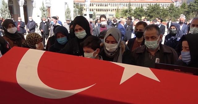 Trafik kazasında ölen polis memuru son yolculuğuna uğurlandı