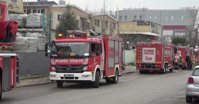 Tuzla&#039;da boya fabrikasında korkutan yangın