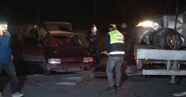 Üsküdar&#039;da aşırı hız dehşeti: Önce çarptı sonra takla attı, 3 kişi yaralandı