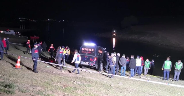 2 çocuk gölette boğularak can verdi