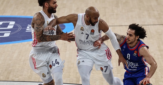 Anadolu Efes, play-off serisi son maçında Real Madrid&#039;i konuk edecek