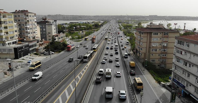 E-5’te sabah saatlerinde trafik yoğunluğu