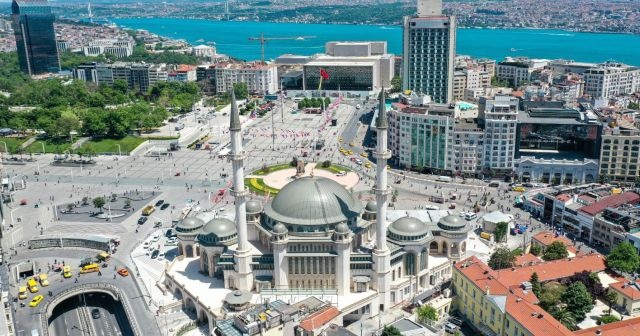 Emine Erdoğan&#039;dan Taksim Camii paylaşımı