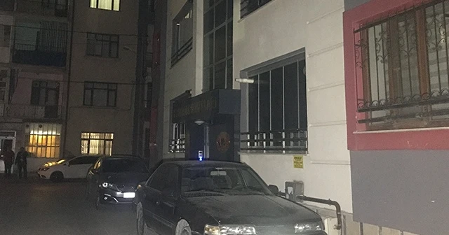 Eve girmesini isteyen ağabeyini bıçaklayarak öldürdü