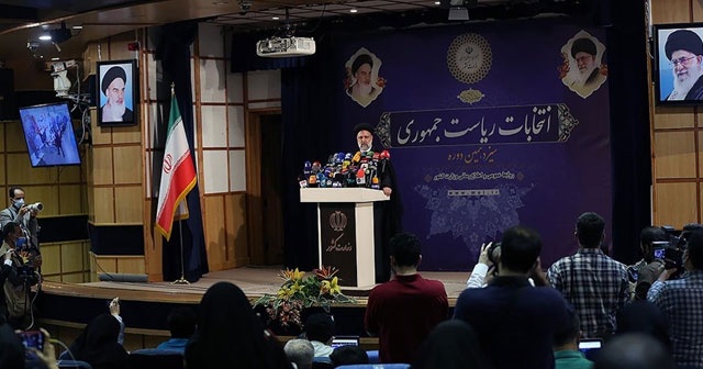 İran&#039;da yüzlerce isimden sadece 7&#039;si adaylık izni aldı